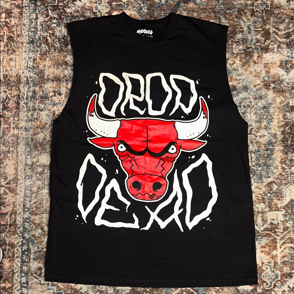 DROP DEAD Graphic Tee with Red Bull Design Goth Sz M
NWOT